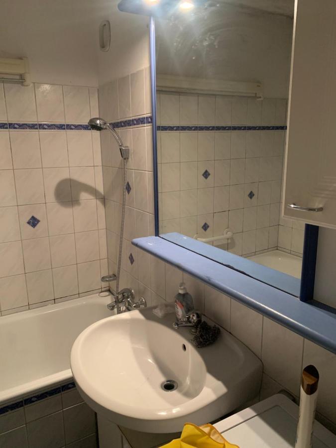 Sehr Schone Zimmer 1 In Wien Favoriten Esterno foto